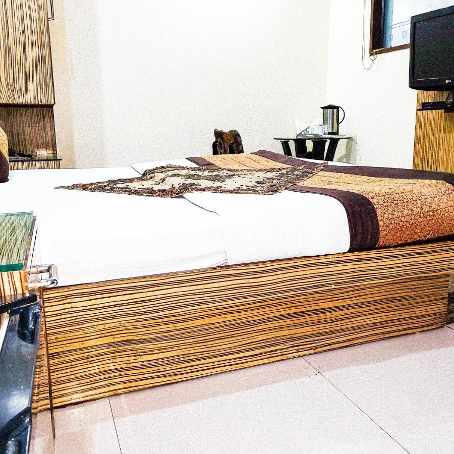 Hotel Shivdev International, Near New Delhi Railway Station Extérieur photo